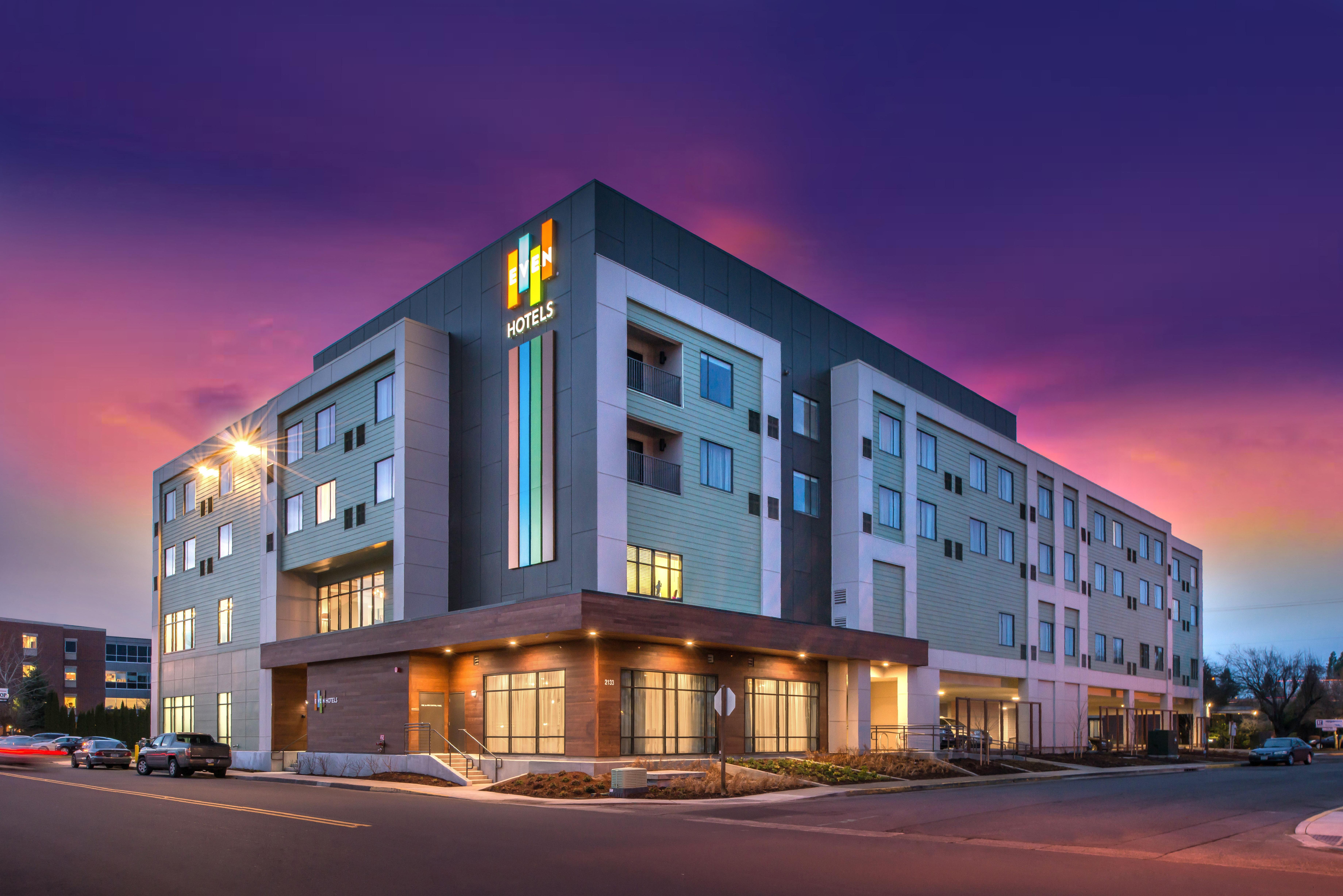 อีเวน โฮเต็ลs - ยูจีน Hotel ภายนอก รูปภาพ
